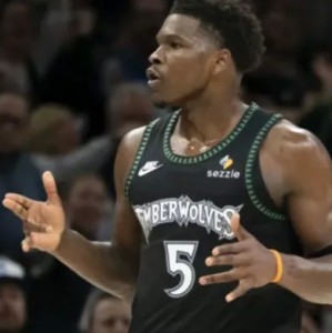 开云体育官方网站-爱德华兹全场17投仅6中，得到19分6篮板5助攻1抢断1封盖